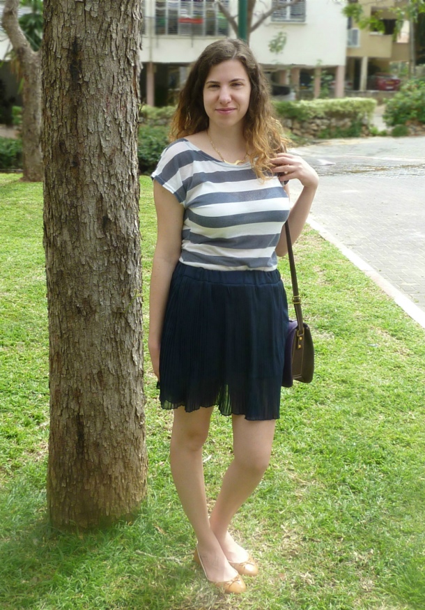 blue pleated skirt and sailor striped top1