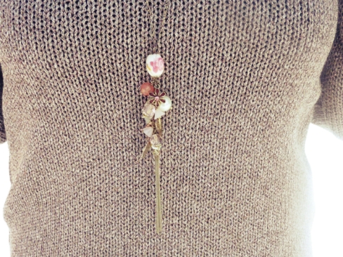 Vero moda sweater and accessorize pendant necklace close up